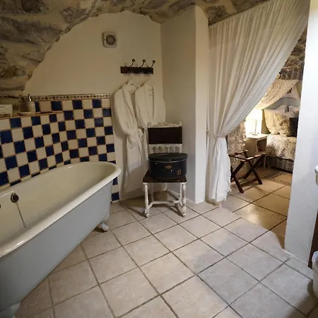 La Seigneurie De Naves Frühstückspension Les Vans
